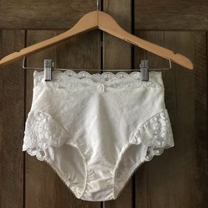 Arianne Full Brief Lingerie White Lace Panty, Med
